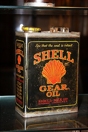 SHELL (Black) GEAR OIL (Half gallon) - click to enlarge